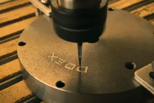 Na czym polega frezowanie CNC plexi w Warszawie